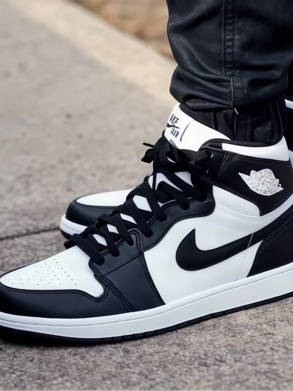 Nike Air Jordan 1 Mid “Panda” Women’s Size 11/ Men’s Size 9.5 Brand NEW